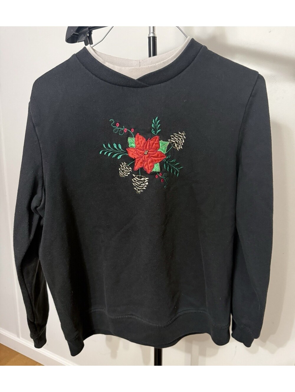 Vintage Christmas Sweatshirt Classic Elements Poinsettia Embroidery Women's Med